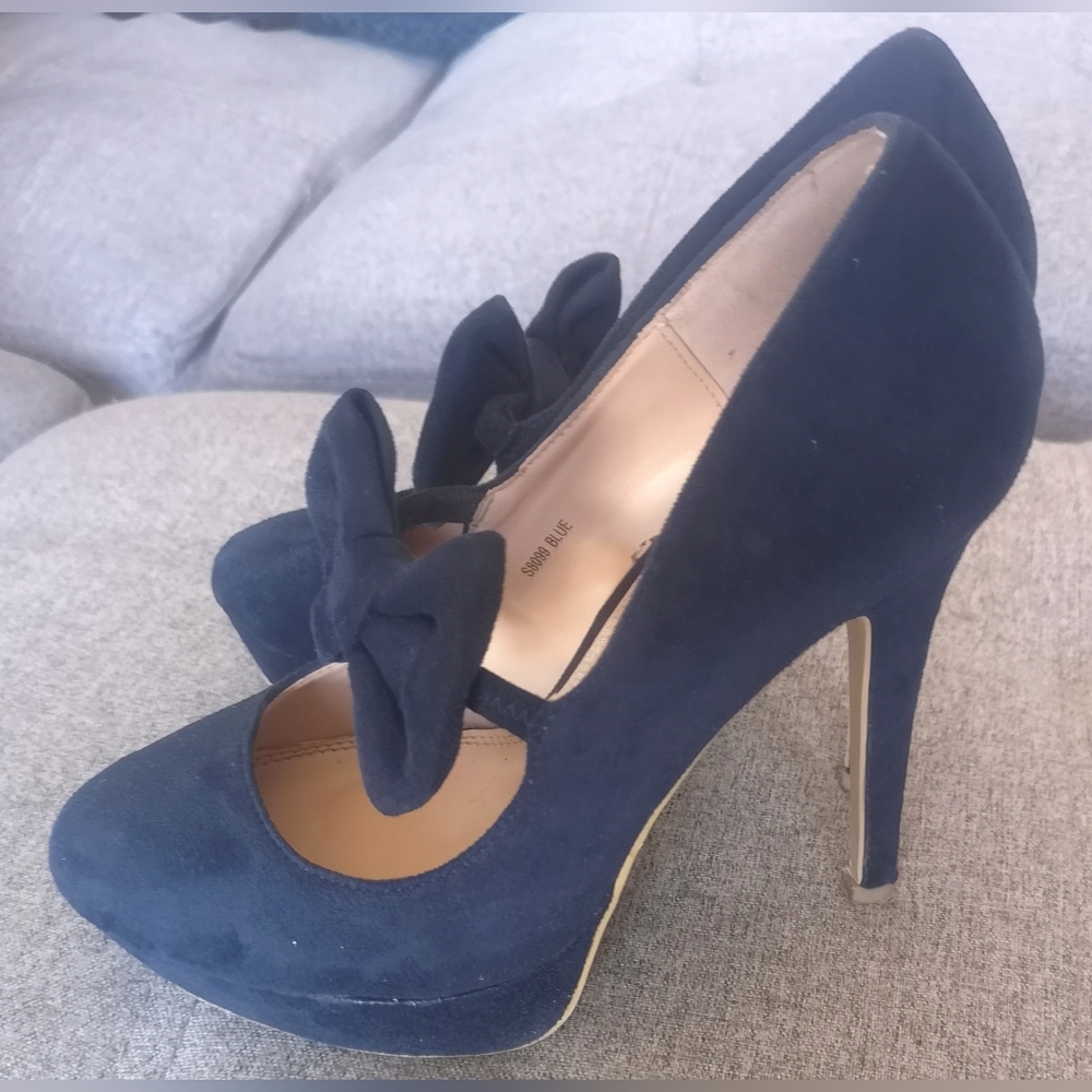 Beautiful shoes. - Picture 2 of 11